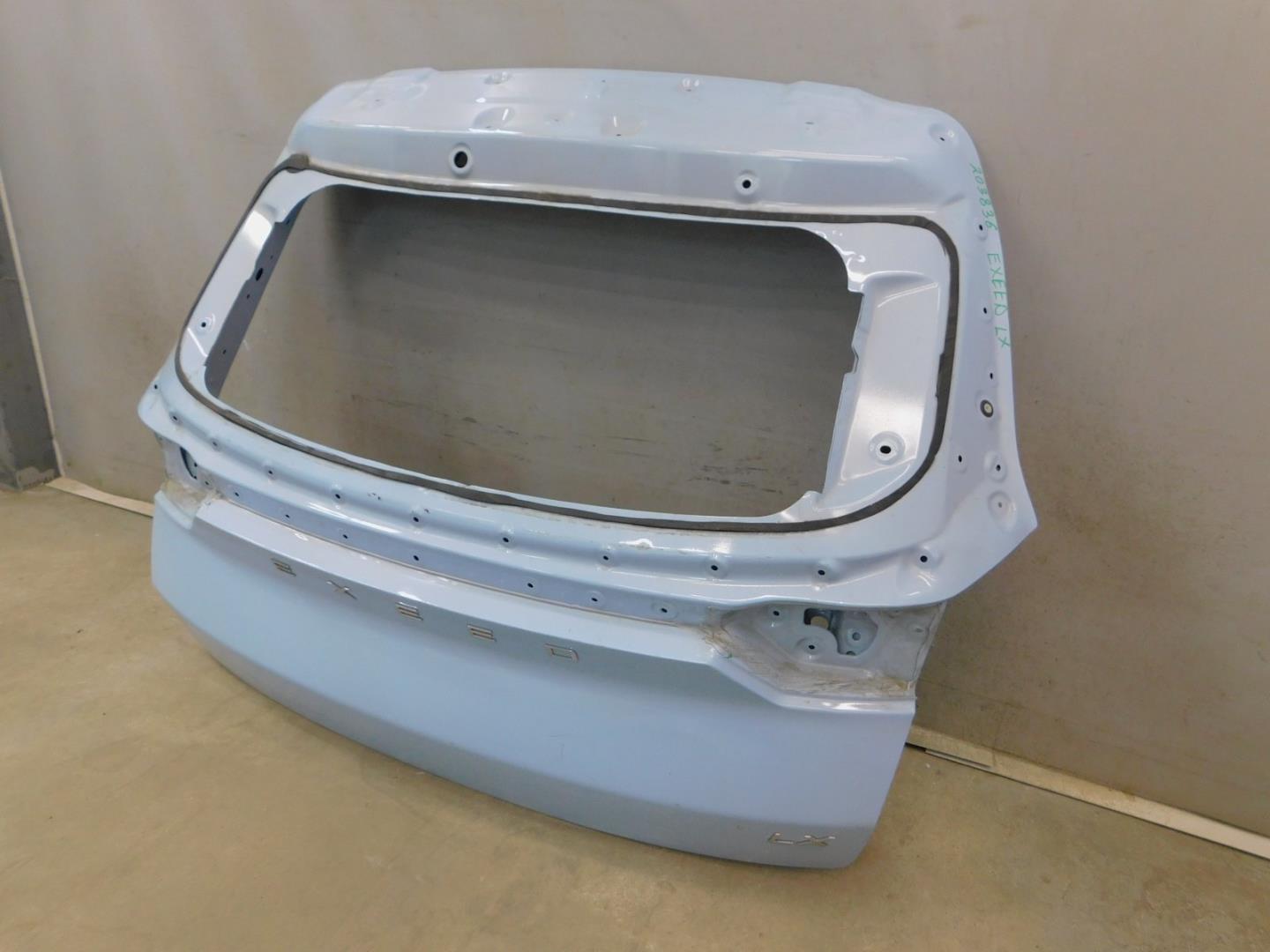 Дверь багажника