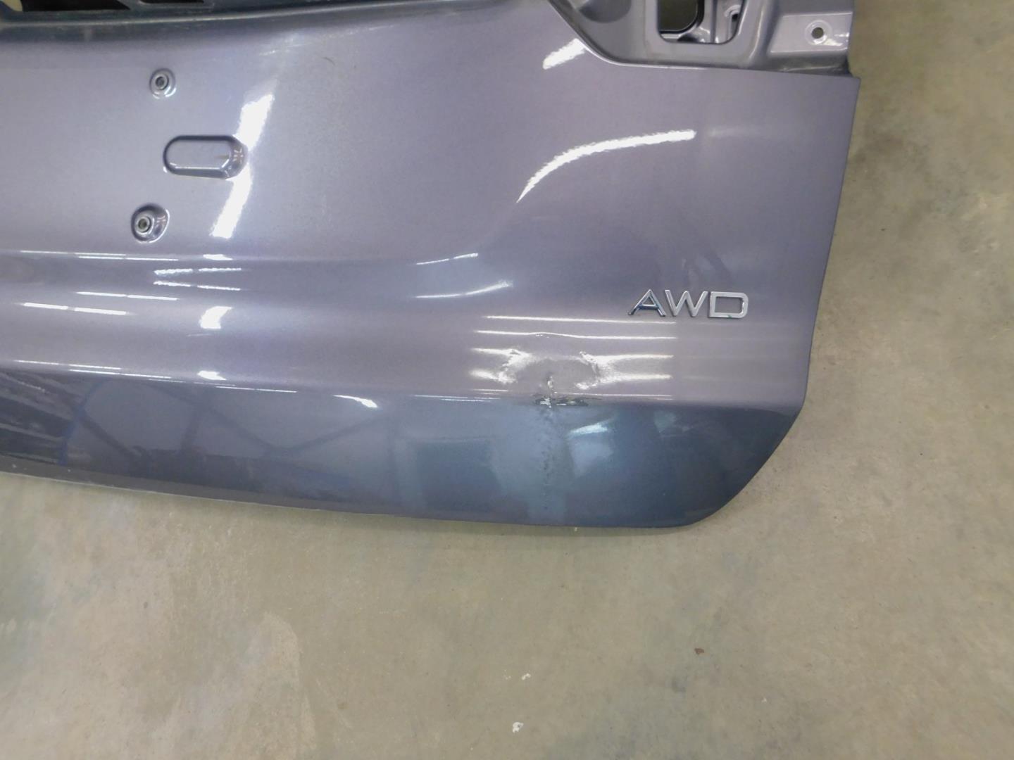 Дверь багажника