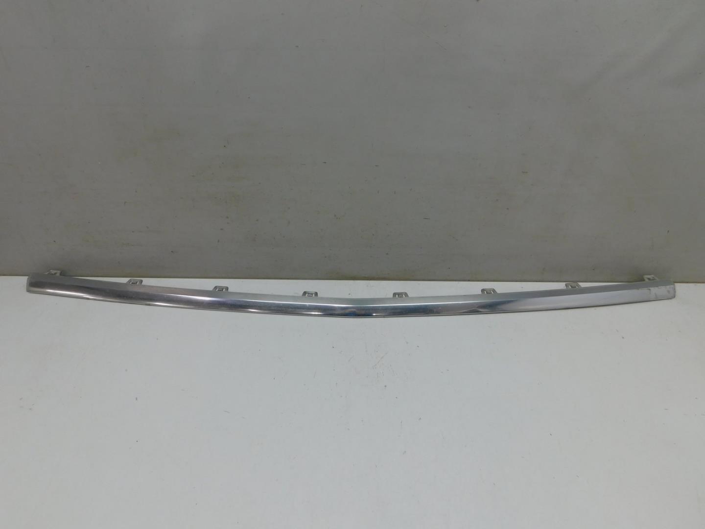 Молдинг переднего бампера