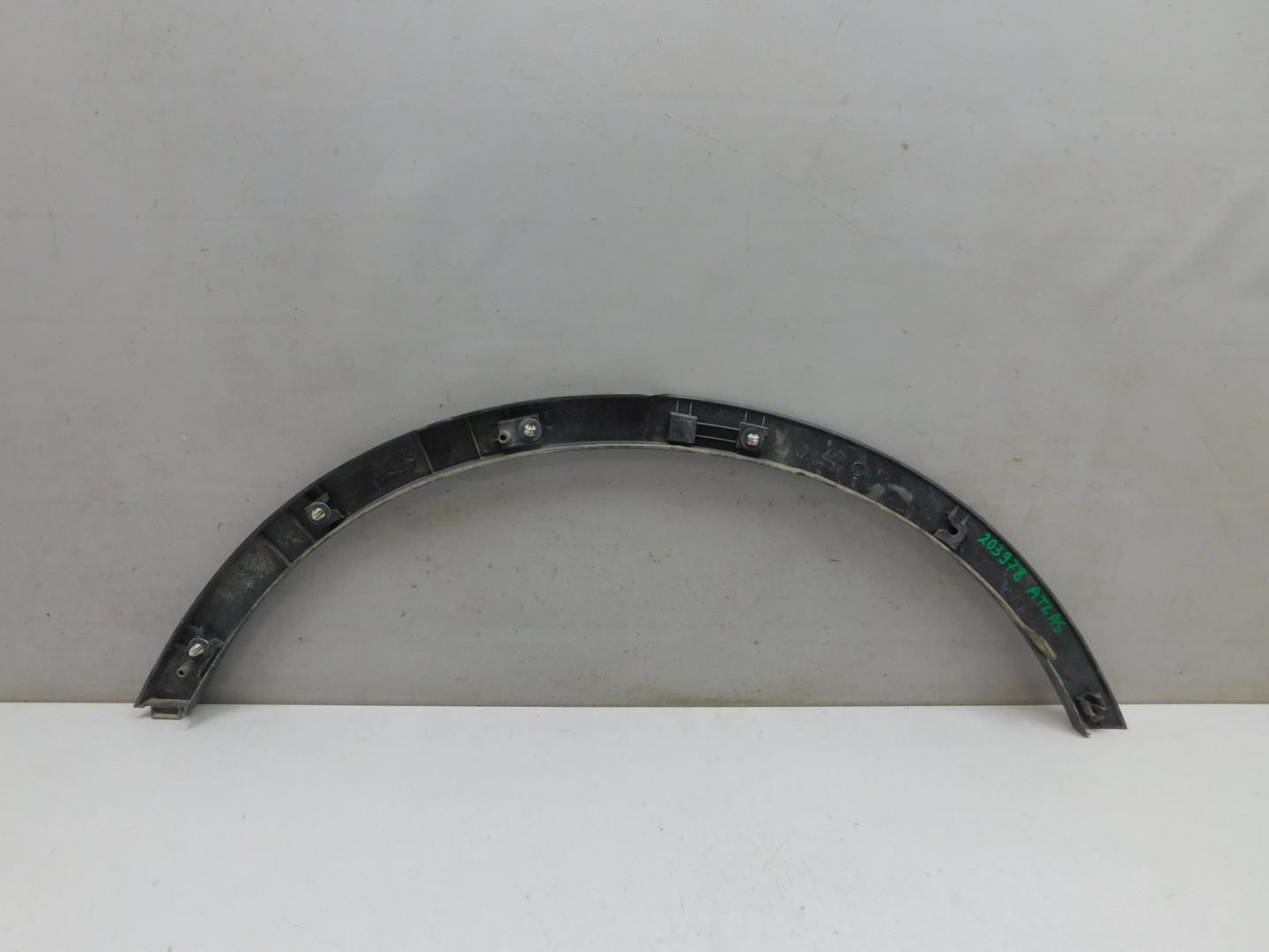 Накладка заднего крыла правого