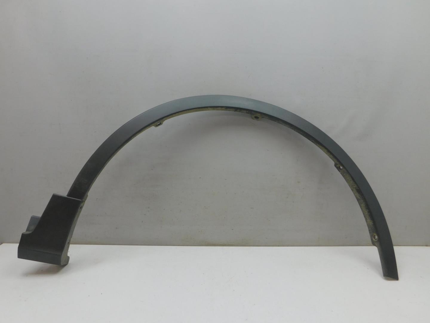 Накладка переднего крыла правого