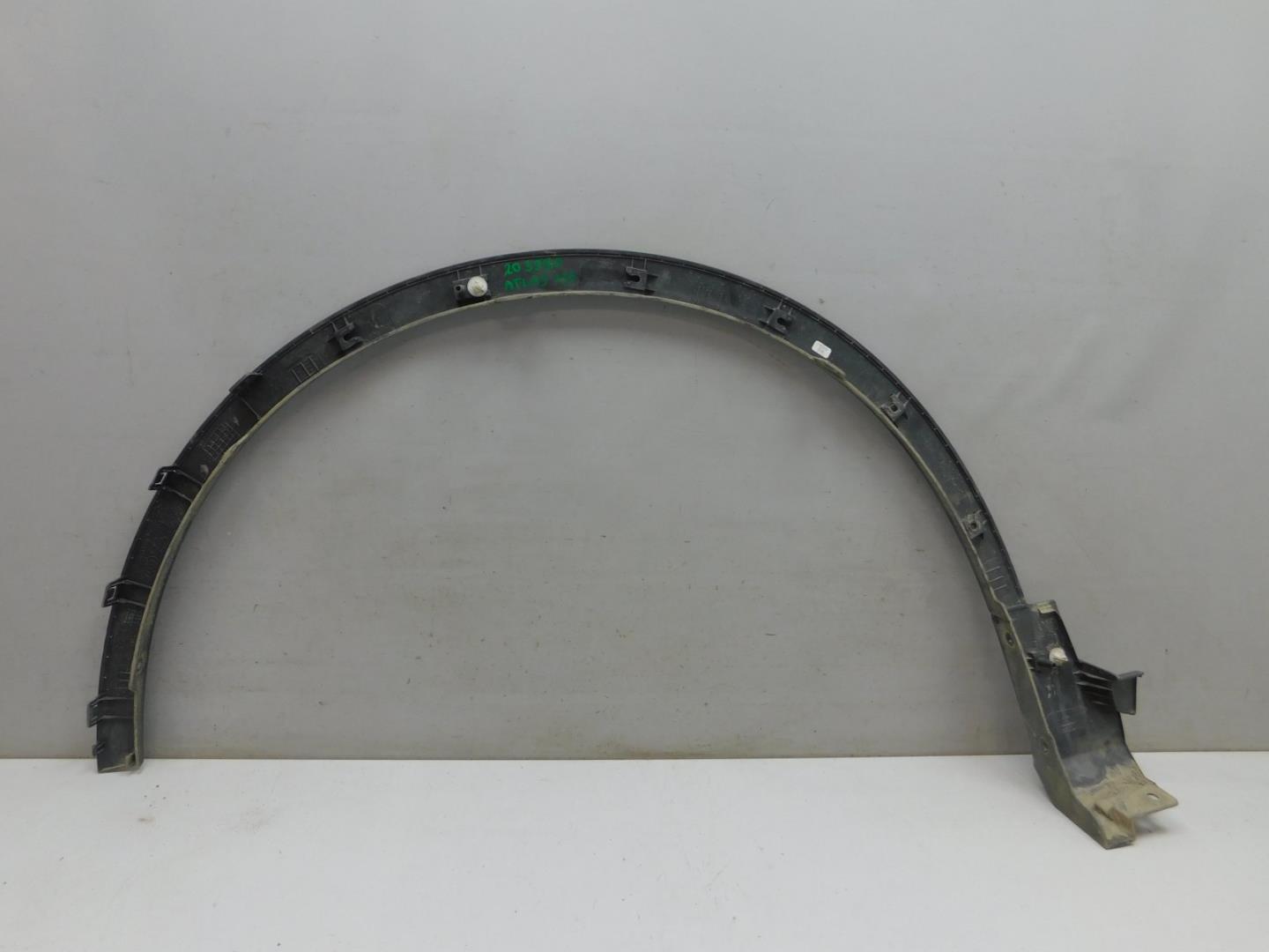 Накладка переднего крыла правого