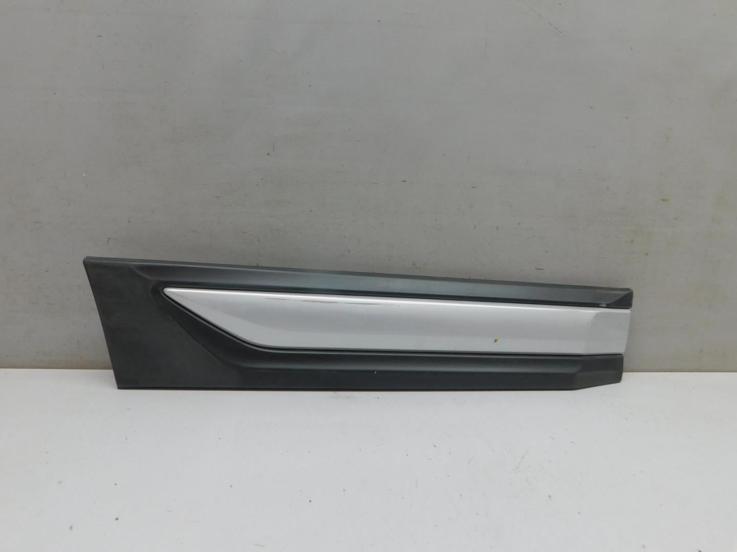 Накладка двери задней правой