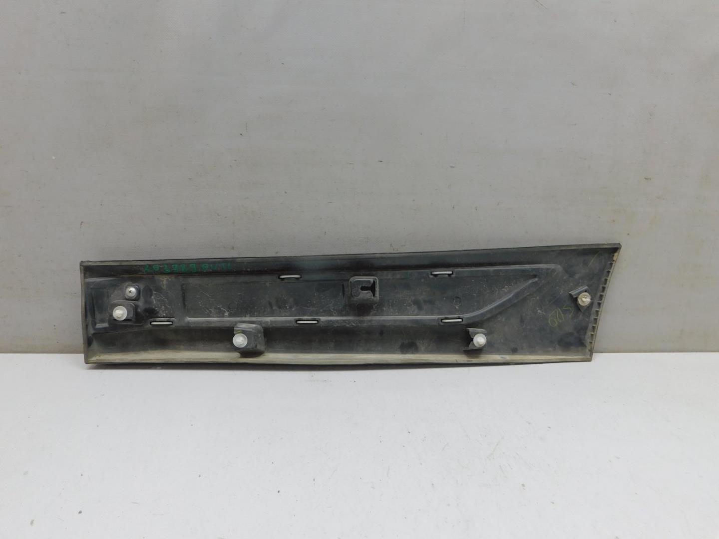 Накладка двери задней правой