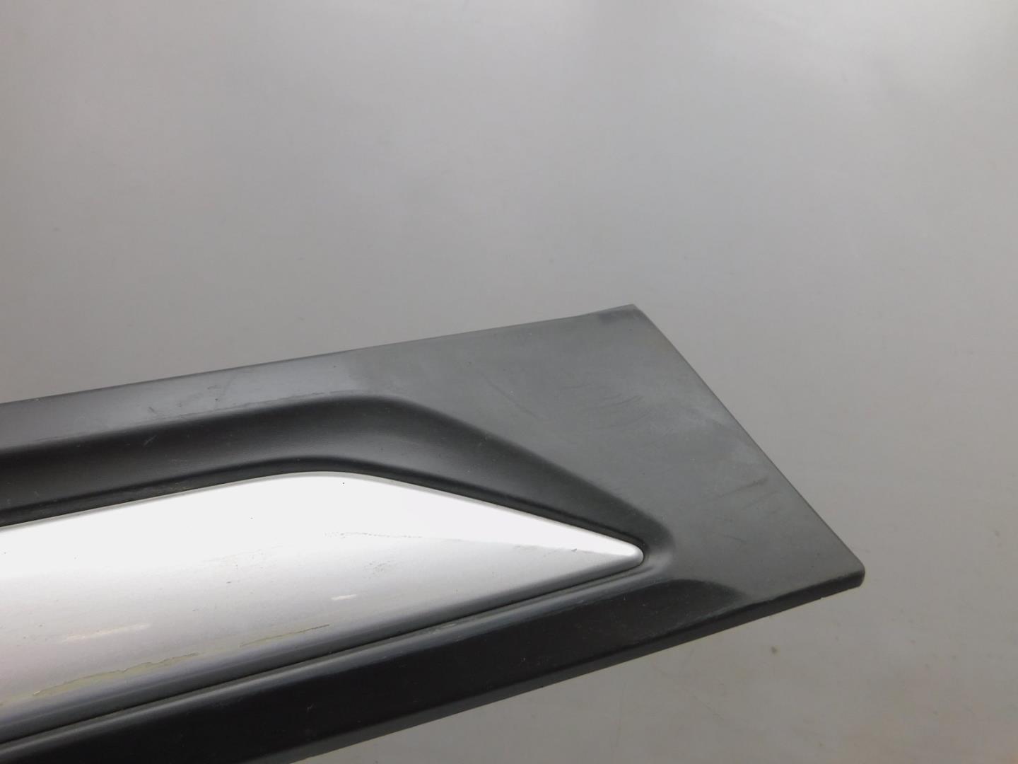 Накладка двери задней правой