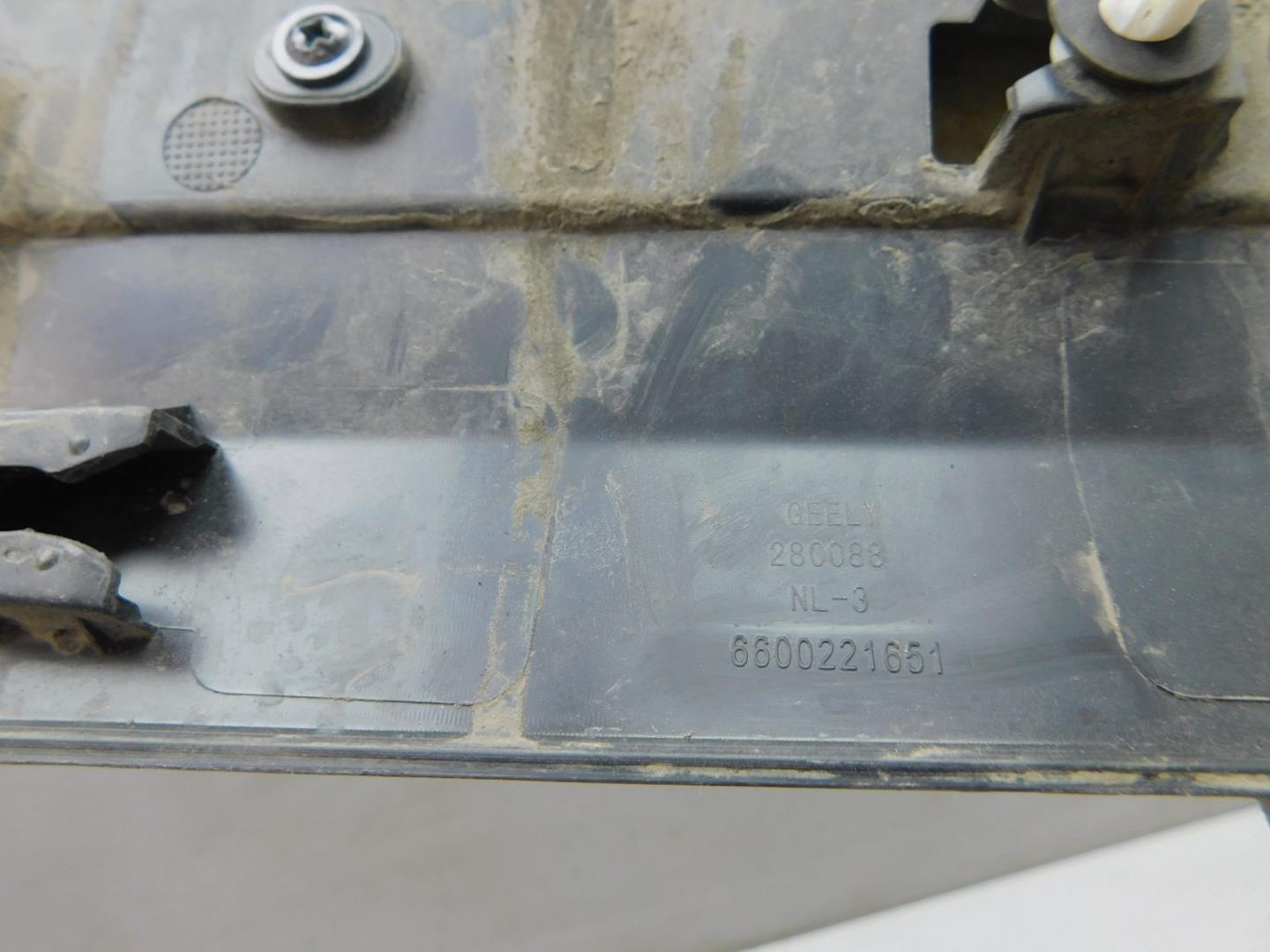 Накладка двери передней правой