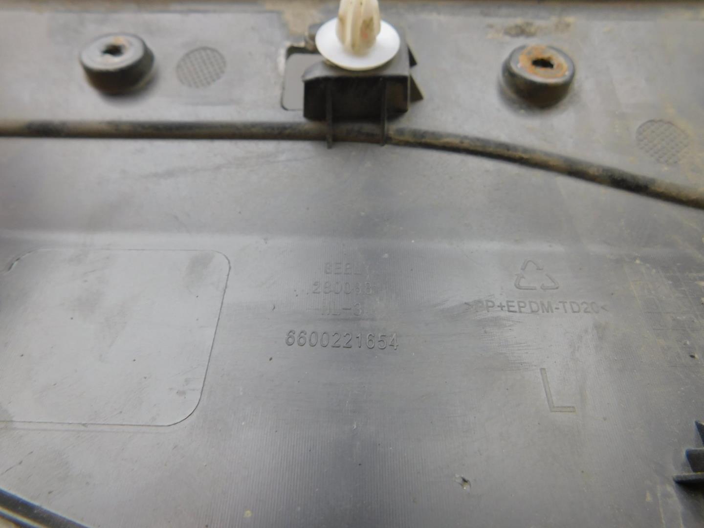 Накладка двери задней левой