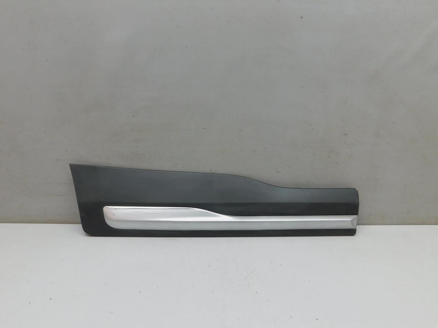 Накладка двери задней правой