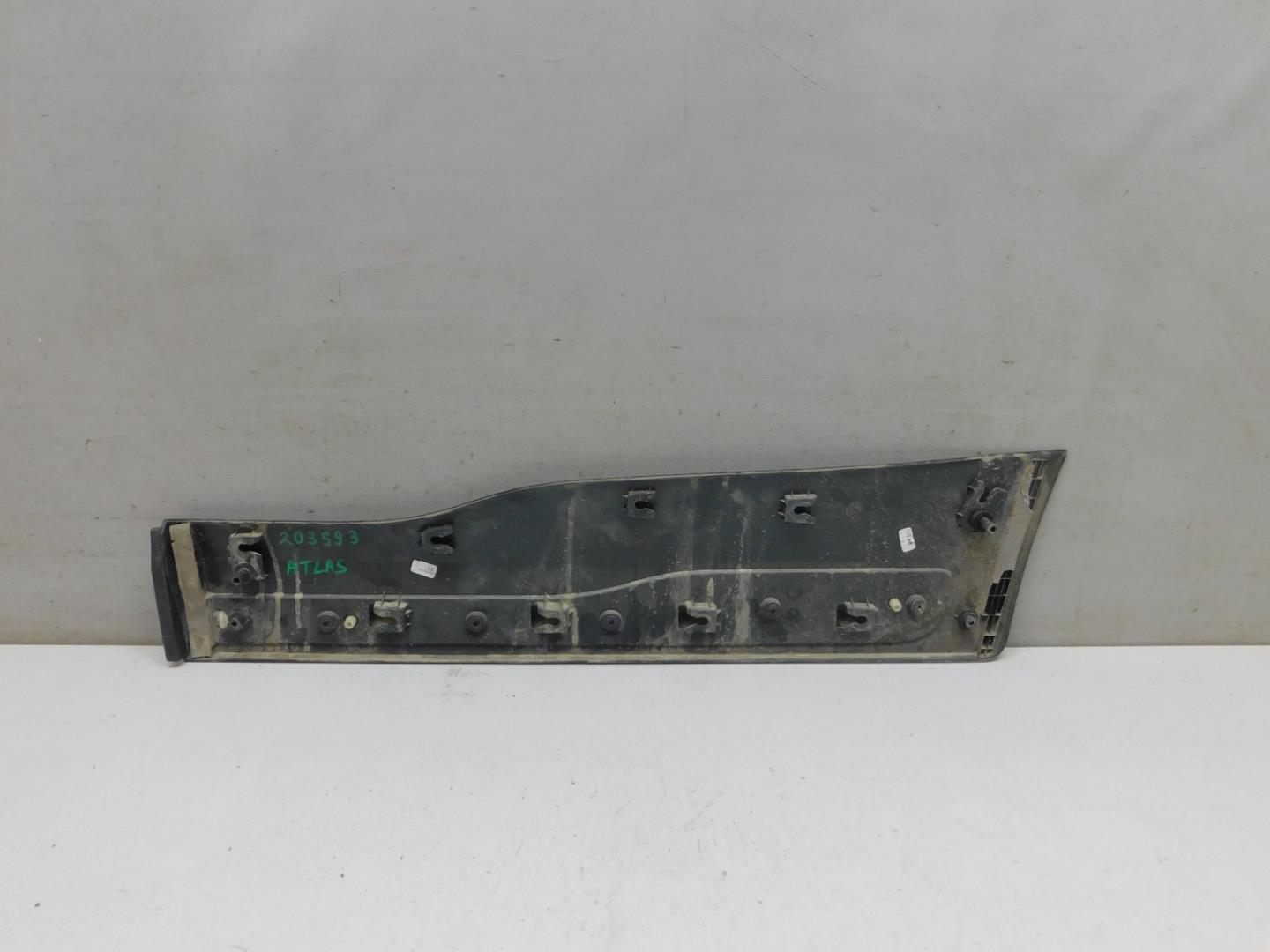 Накладка двери задней правой