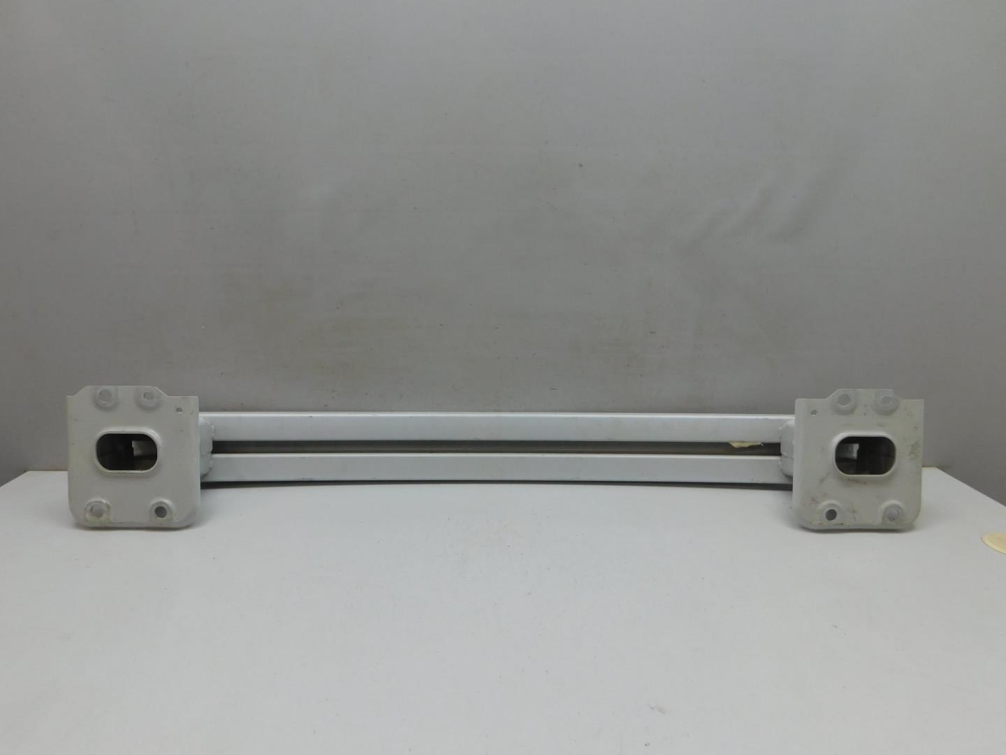 Усилитель заднего бампера