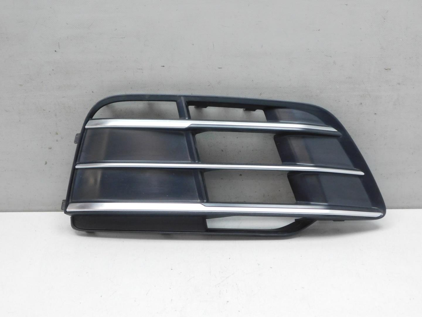 Решетка в бампер правая