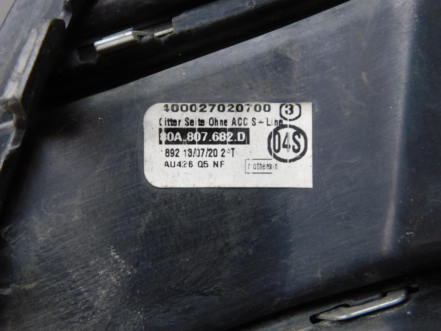 Решетка в бампер правая