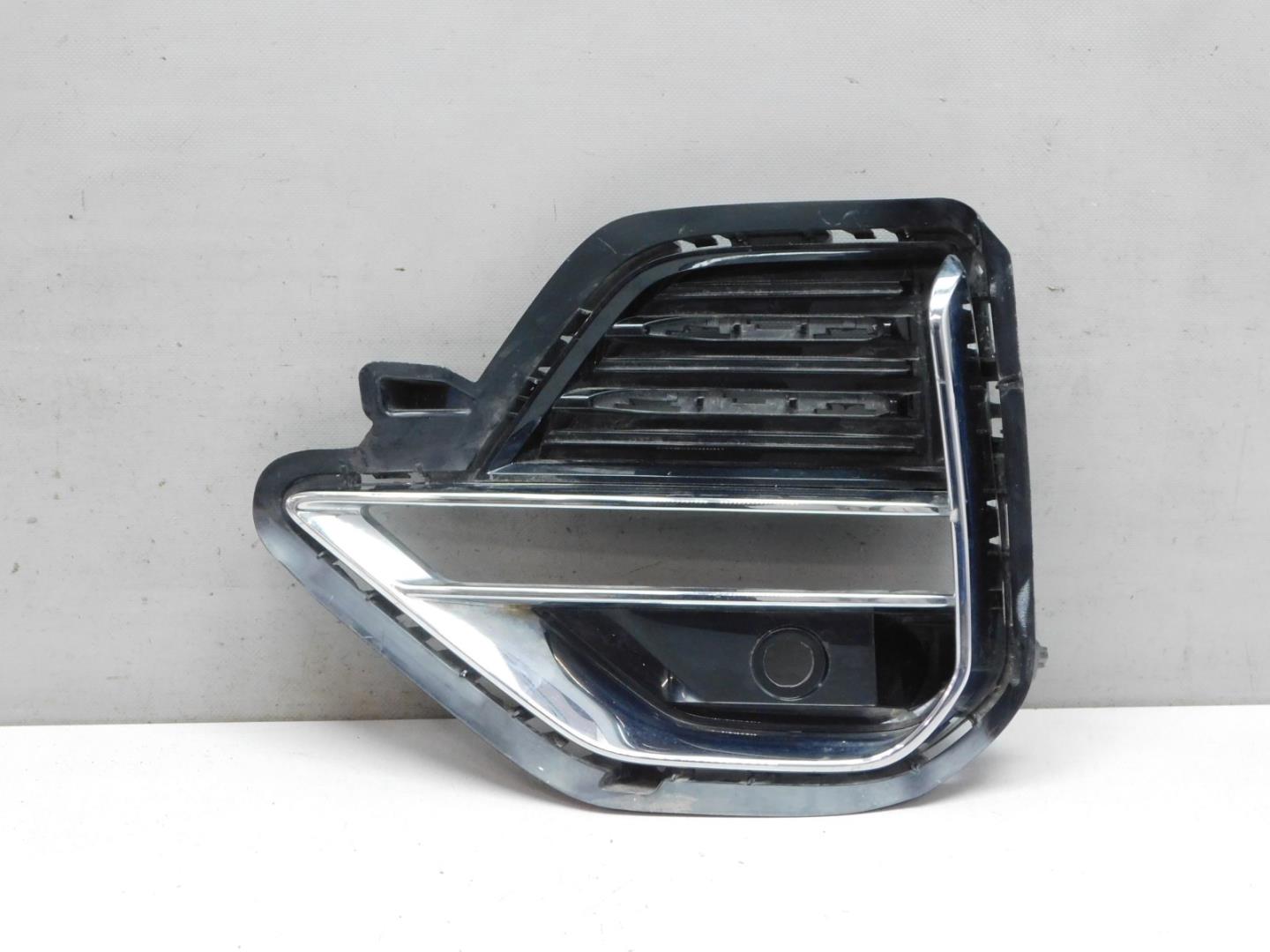 Решетка в бампер левая