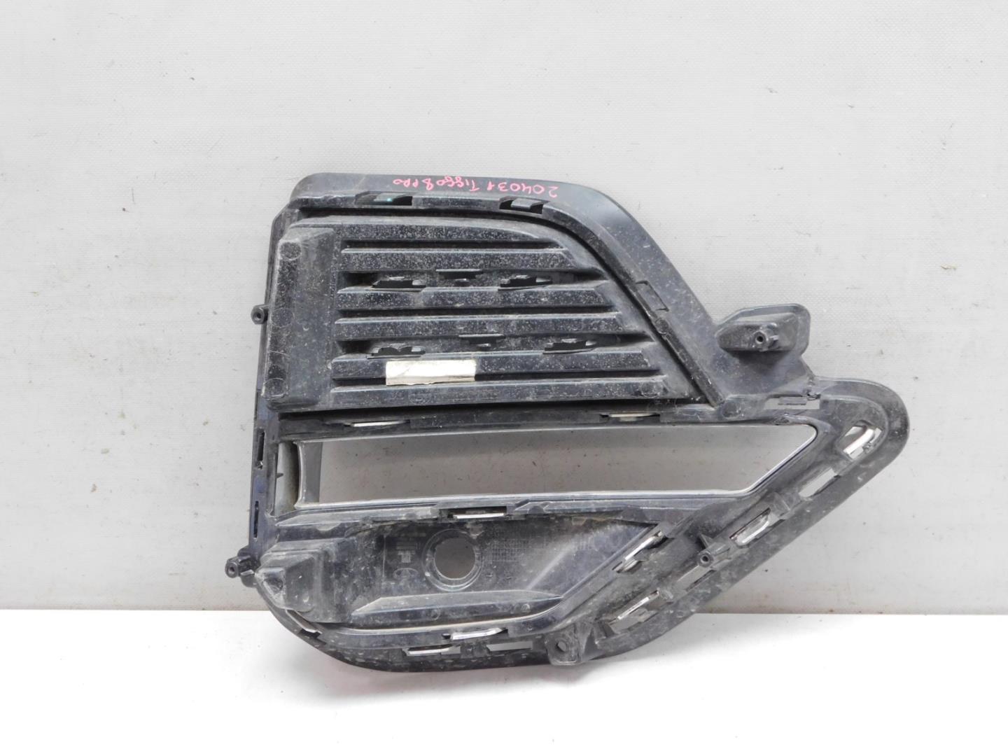 Решетка в бампер левая