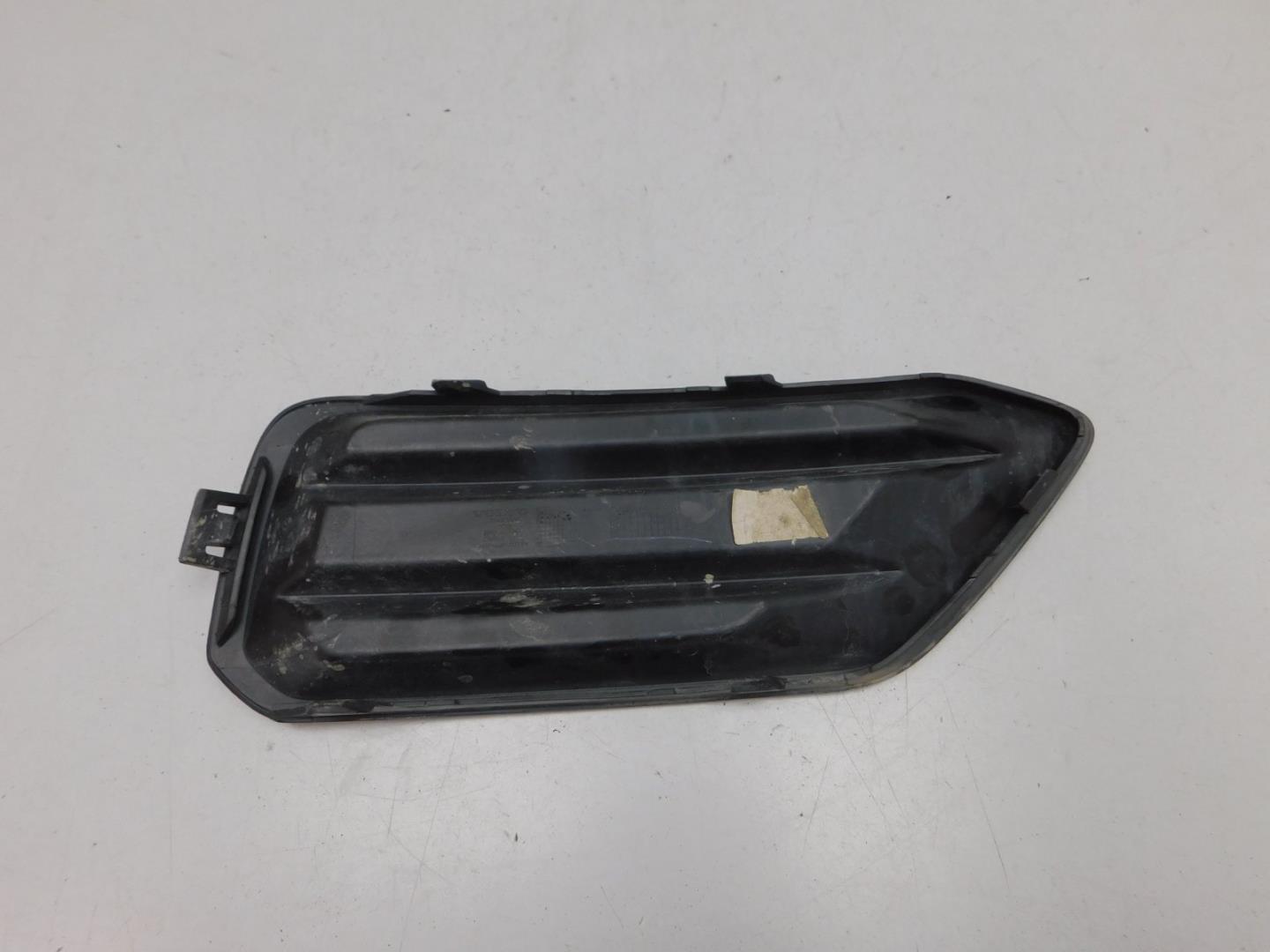 Решетка в бампер левая