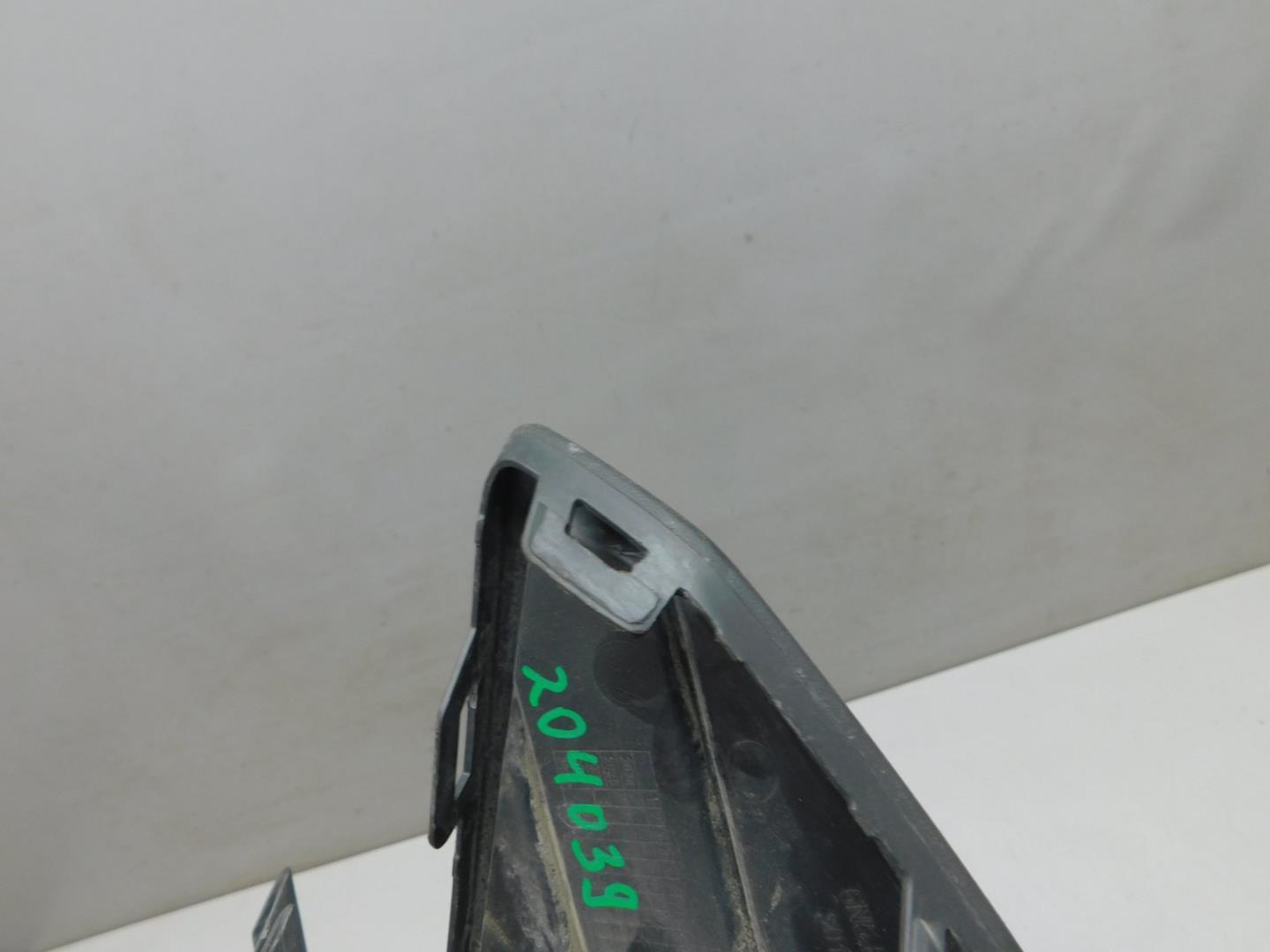 Решетка в бампер правая