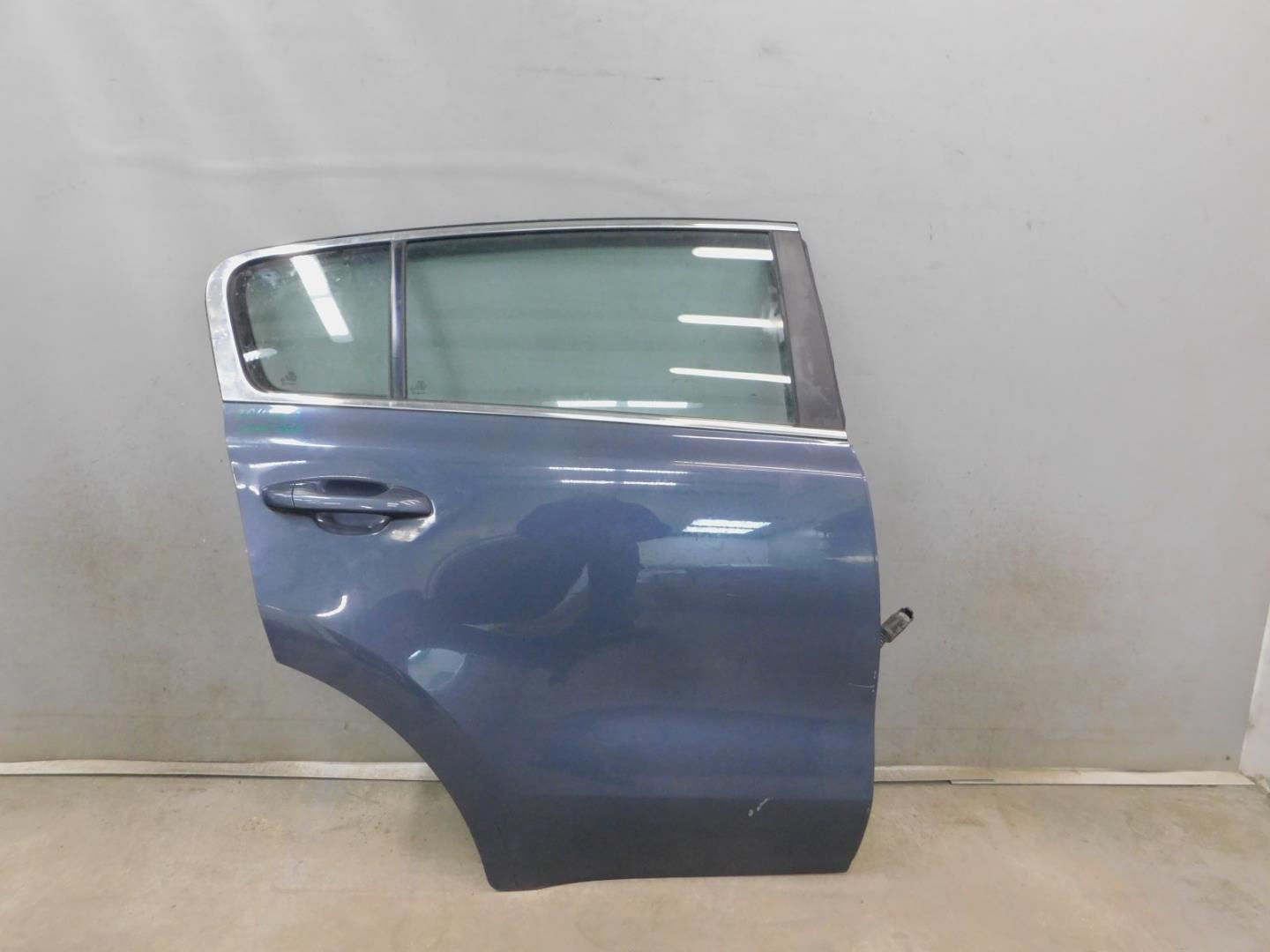 Дверь задняя правая