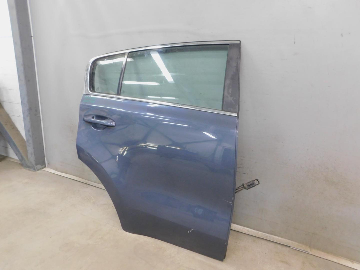 Дверь задняя правая