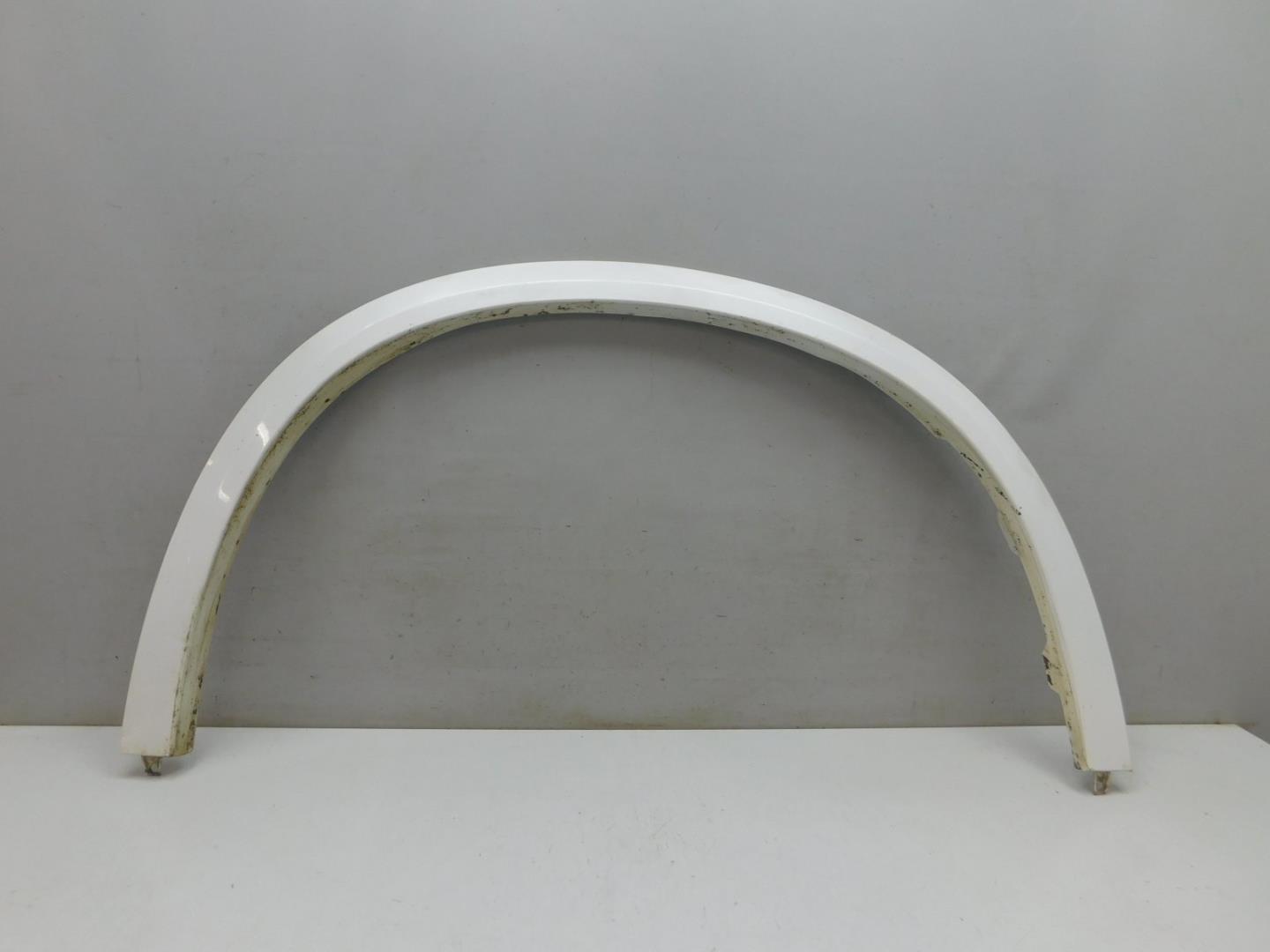 Накладка переднего крыла правого