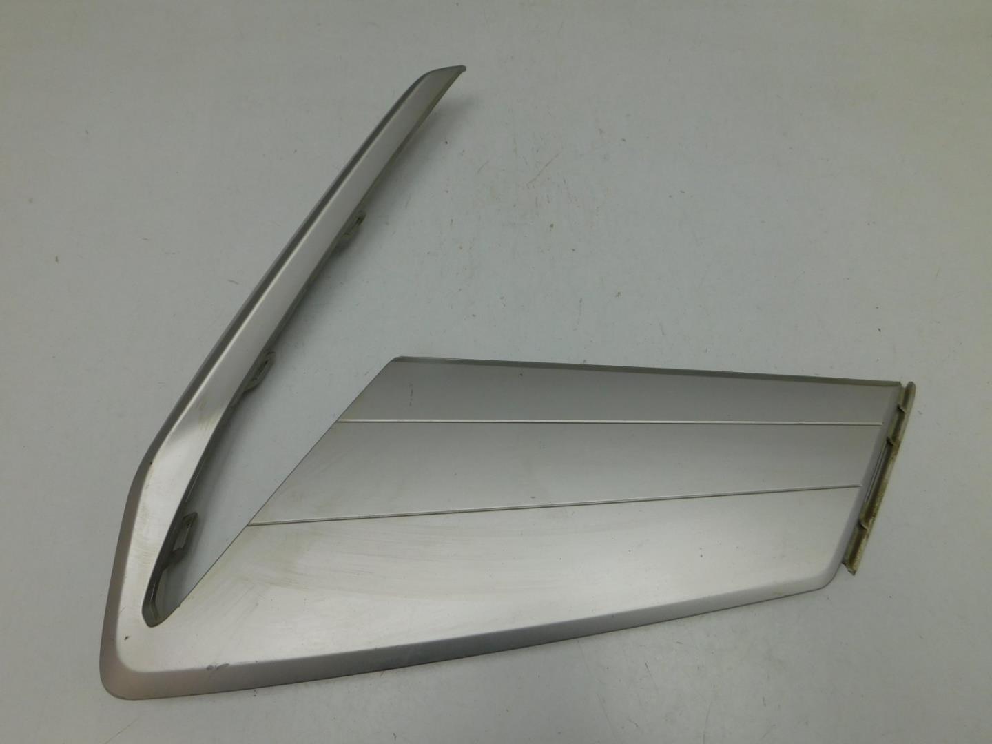 Накладка переднего бампера