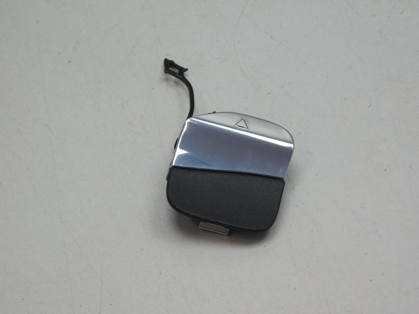 Заглушка буксировочного крюка