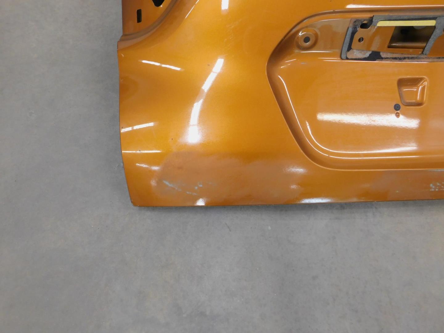 Дверь багажника