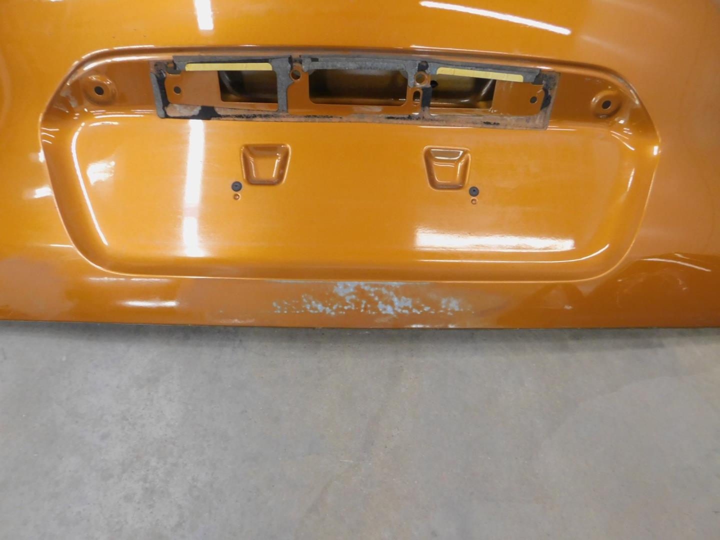 Дверь багажника