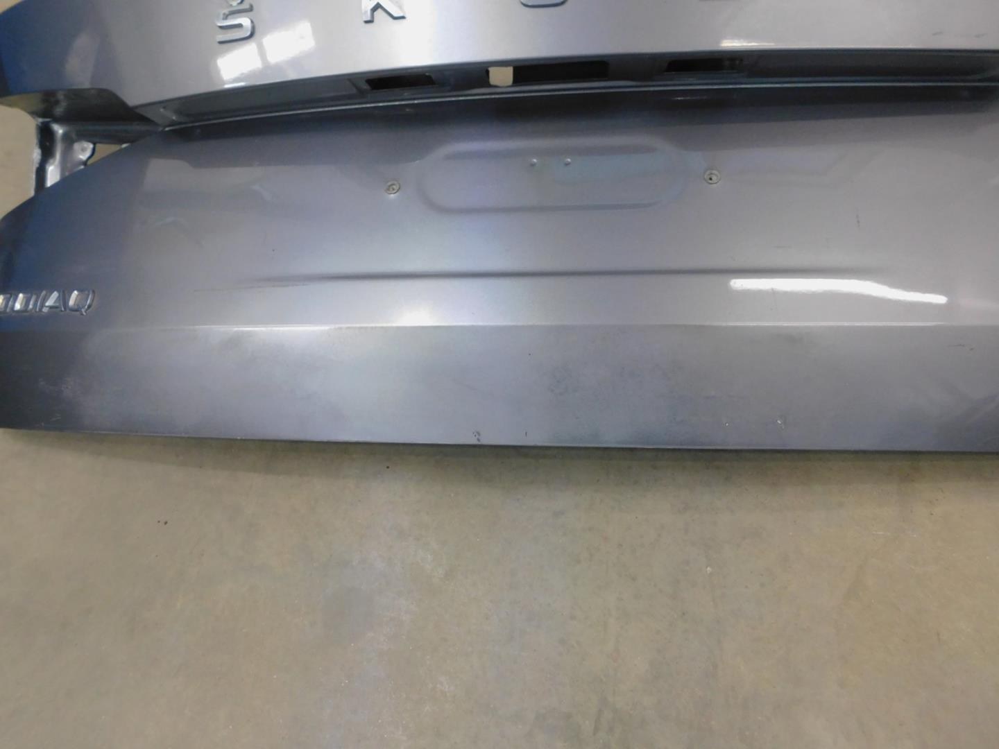 Дверь багажника