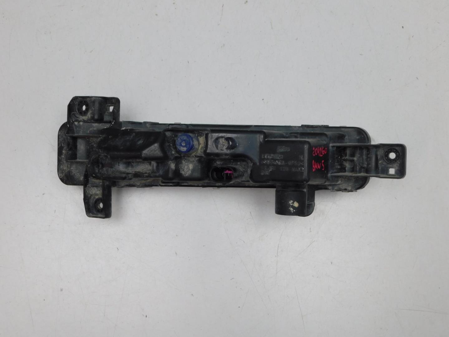 Фара противотуманная левая