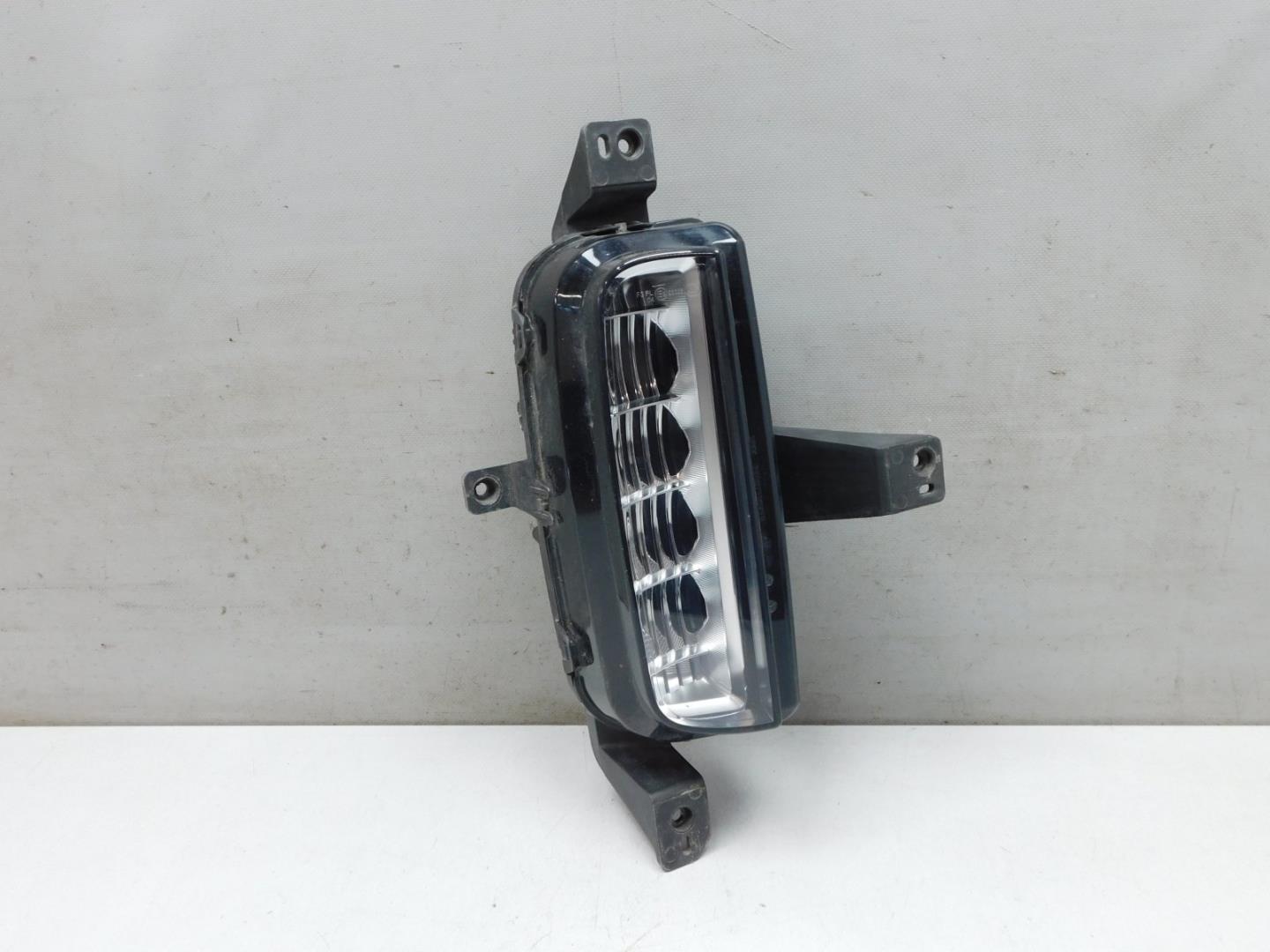 Фара противотуманная правая