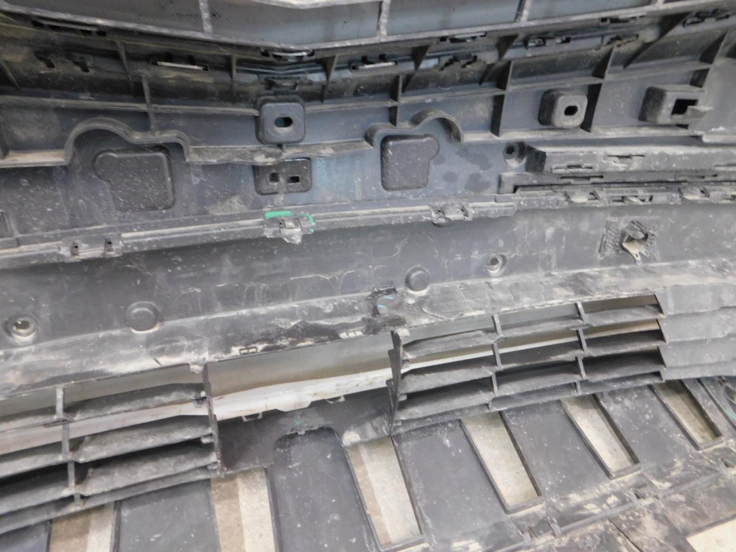 Бампер передний