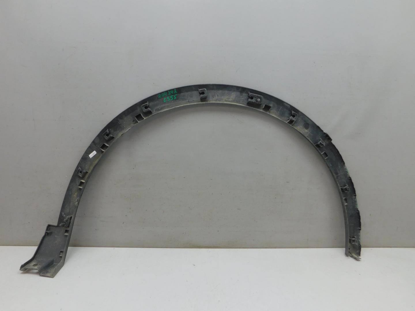 Накладка переднего крыла левого