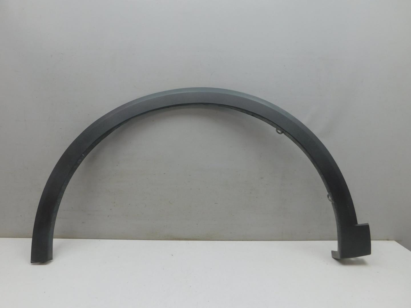 Накладка переднего крыла левого