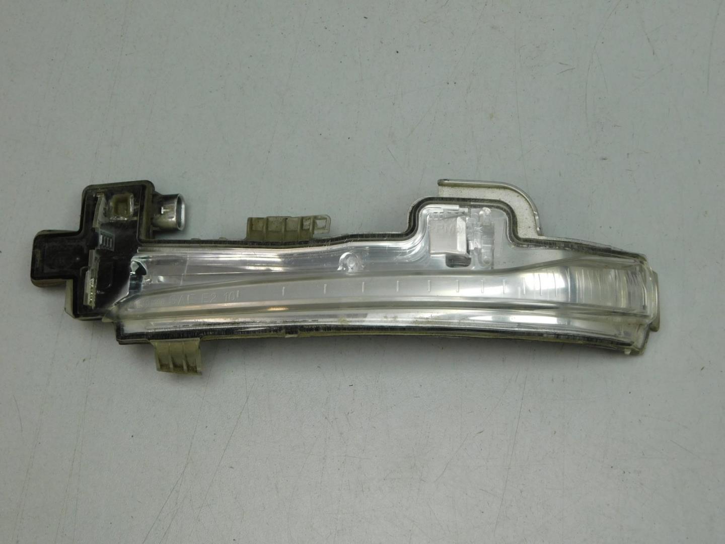 Повторитель поворота белый