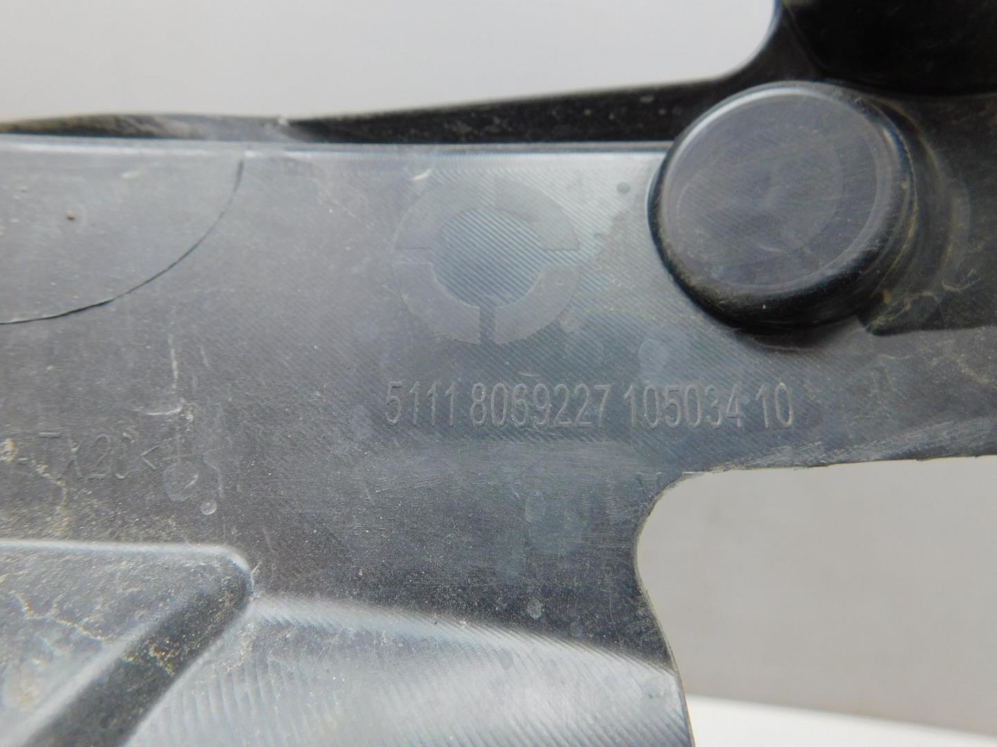 Кронштейн переднего бампера