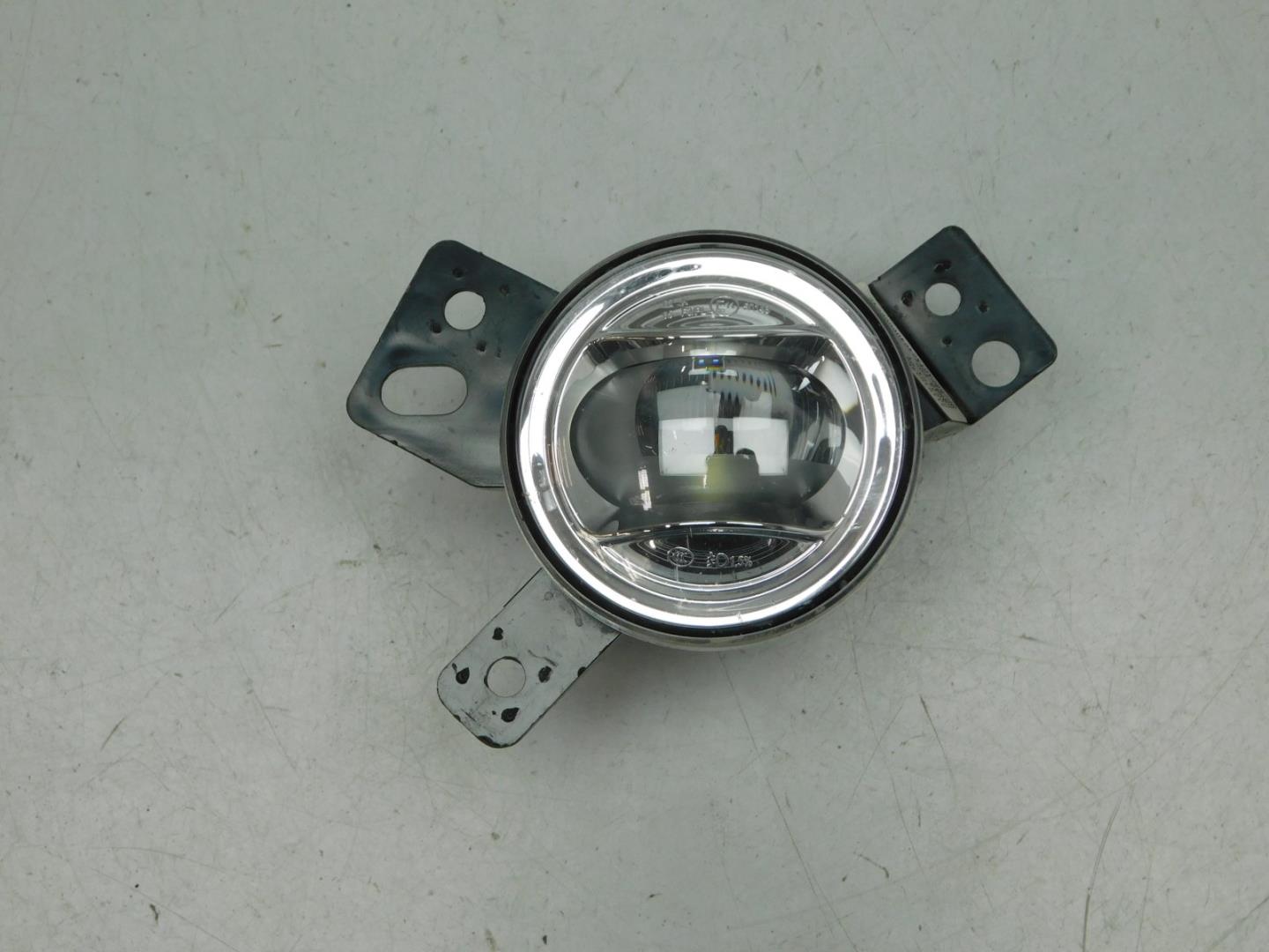 Фара противотуманная левая