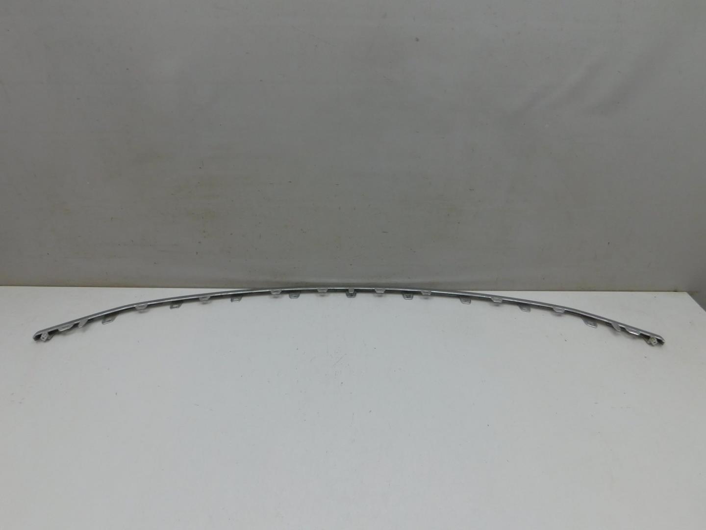 Молдинг переднего бампера