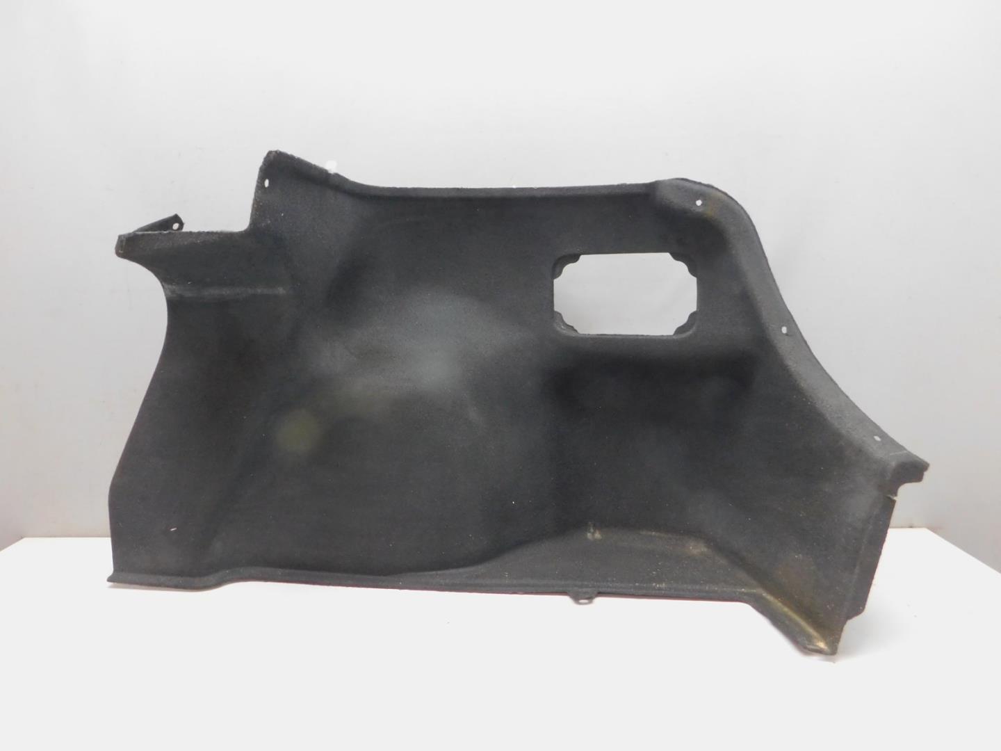 Обшивка багажника