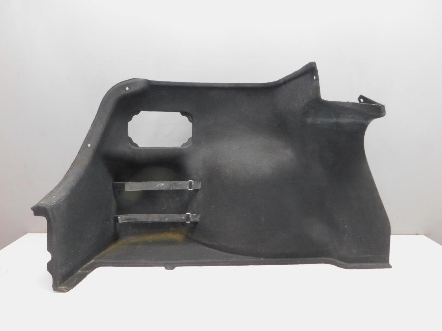 Обшивка багажника