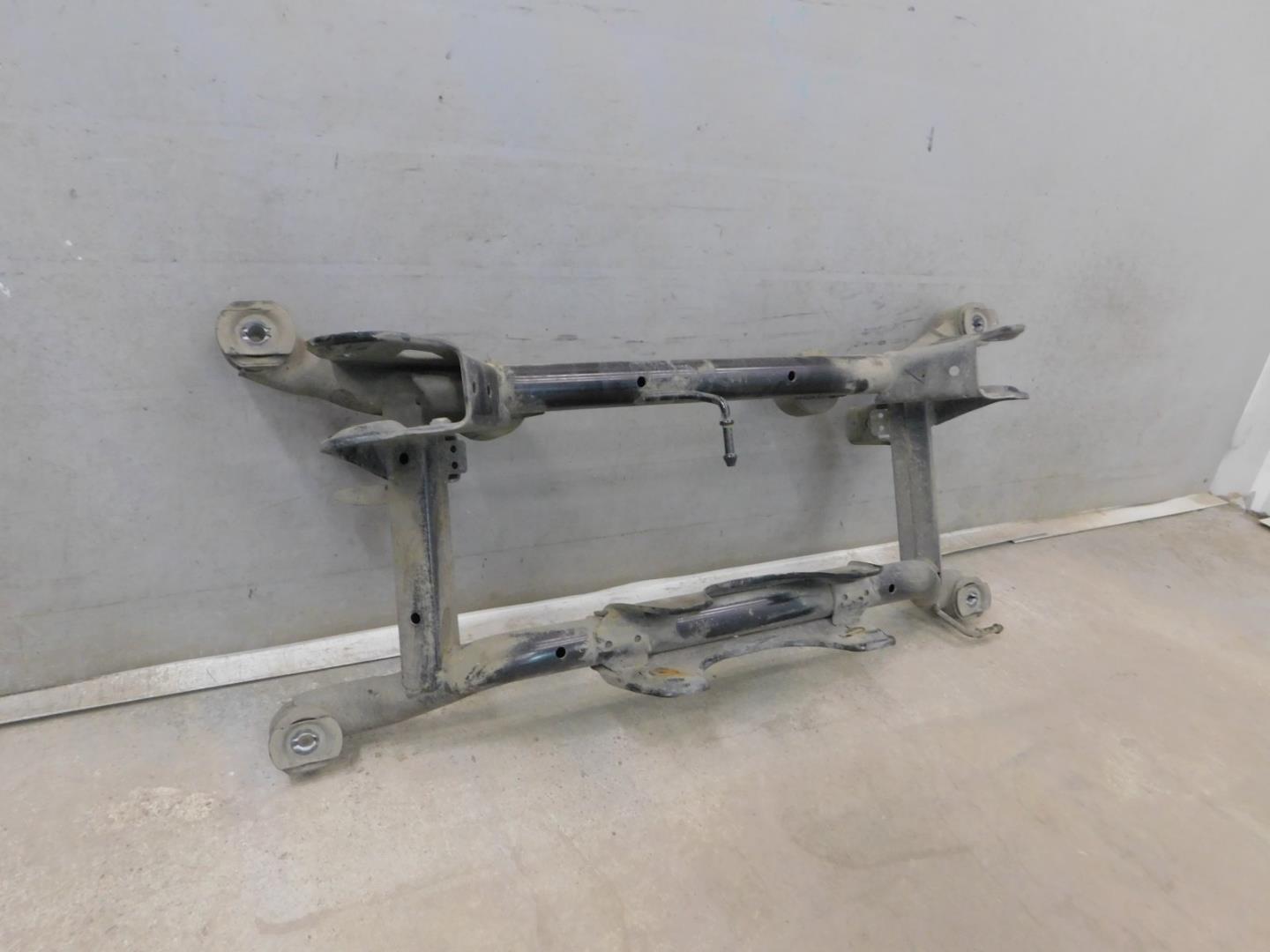 Балка задняя