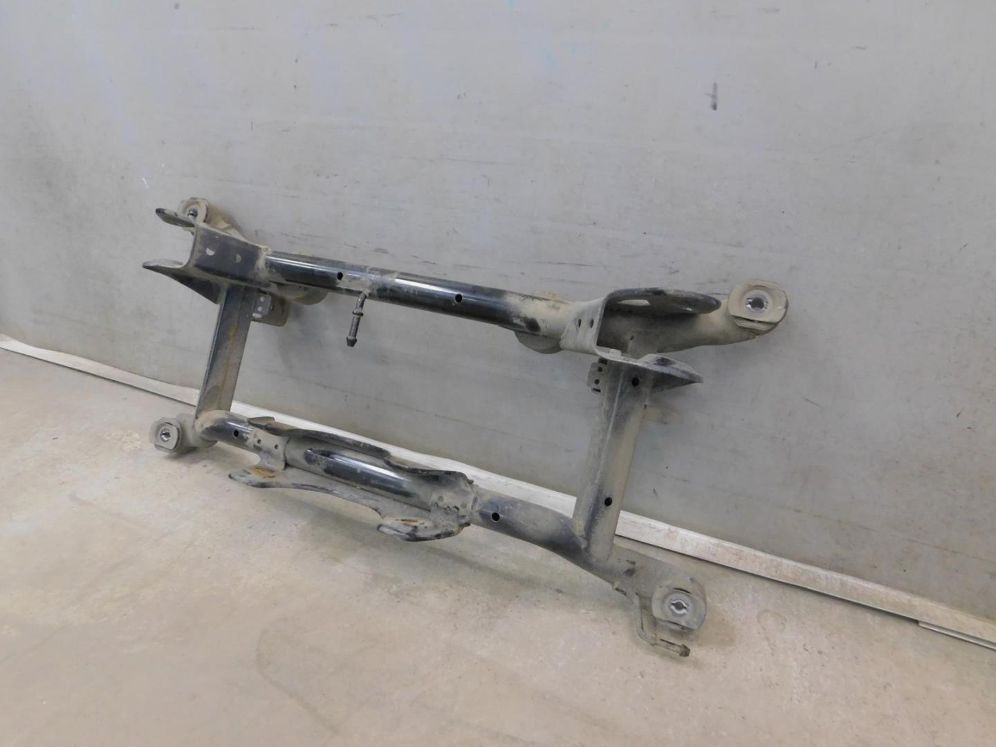 Балка задняя