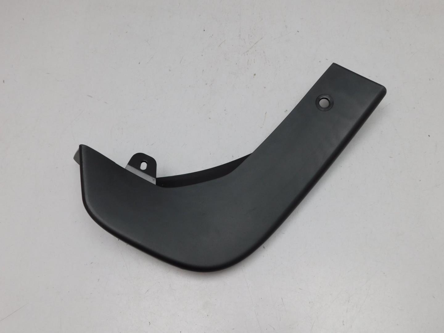 Брызговик задний левый