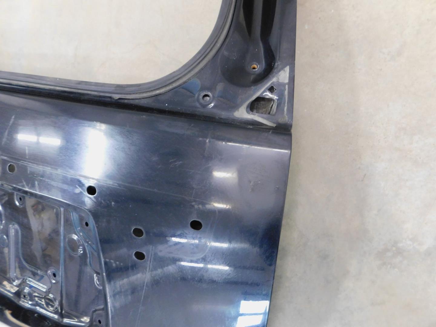 Дверь багажника