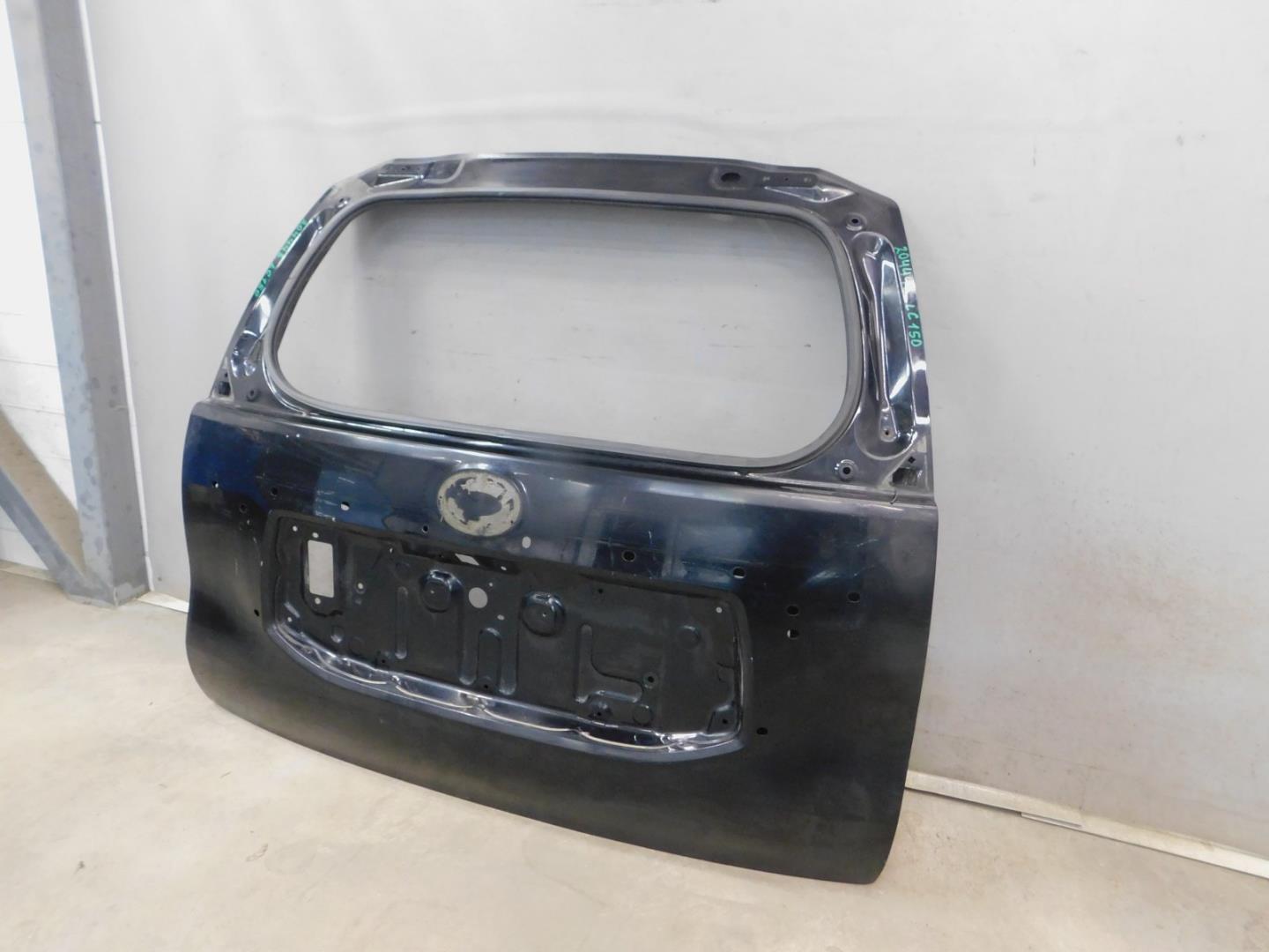 Дверь багажника