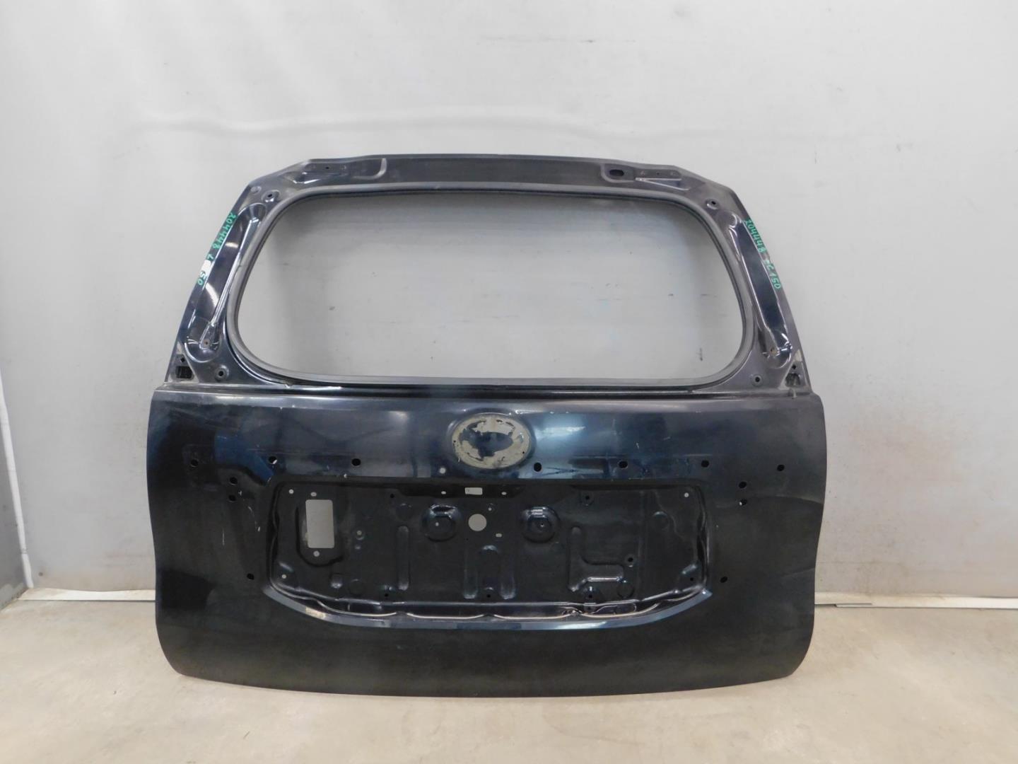 Дверь багажника