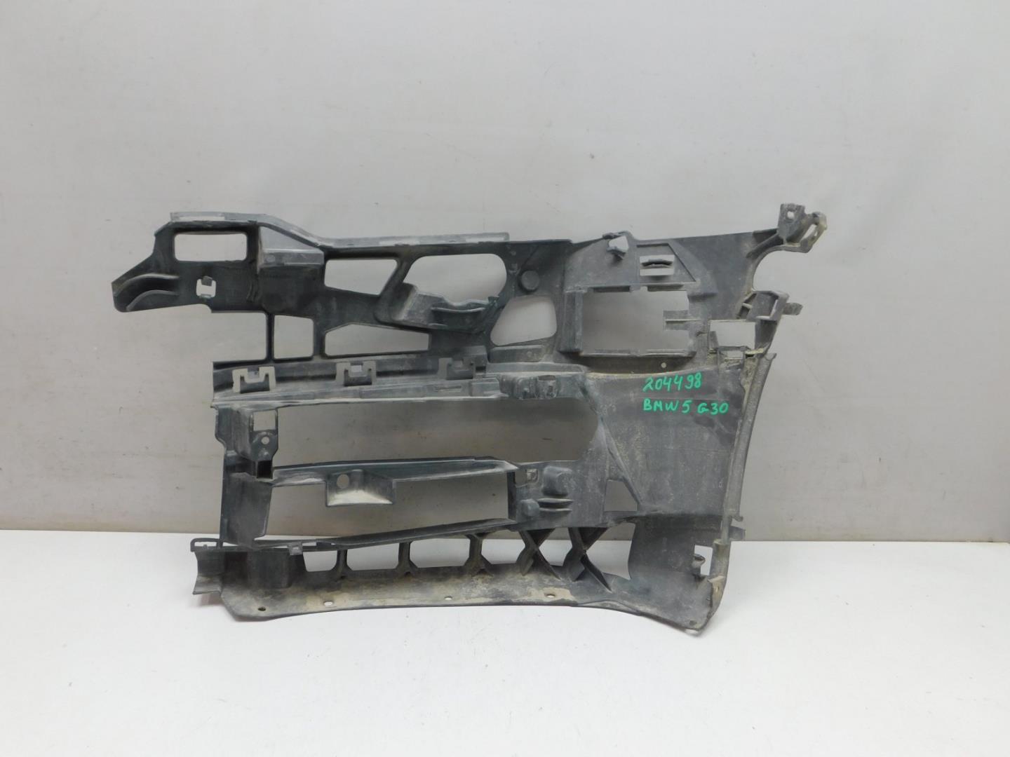 Кронштейн переднего бампера