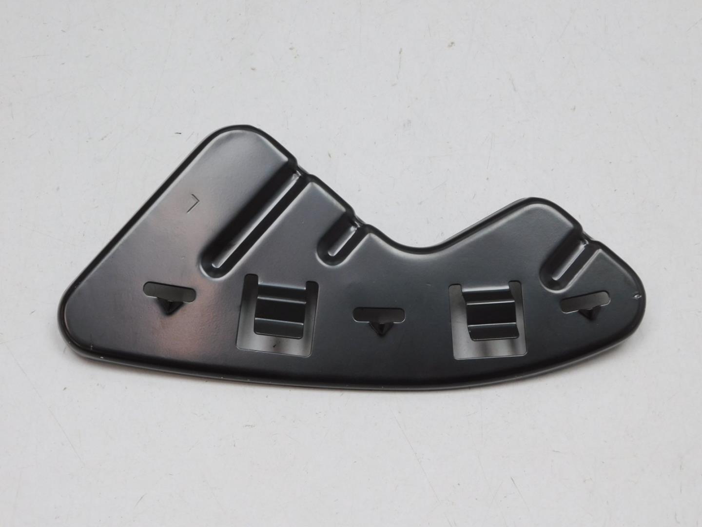 Кронштейн переднего бампера