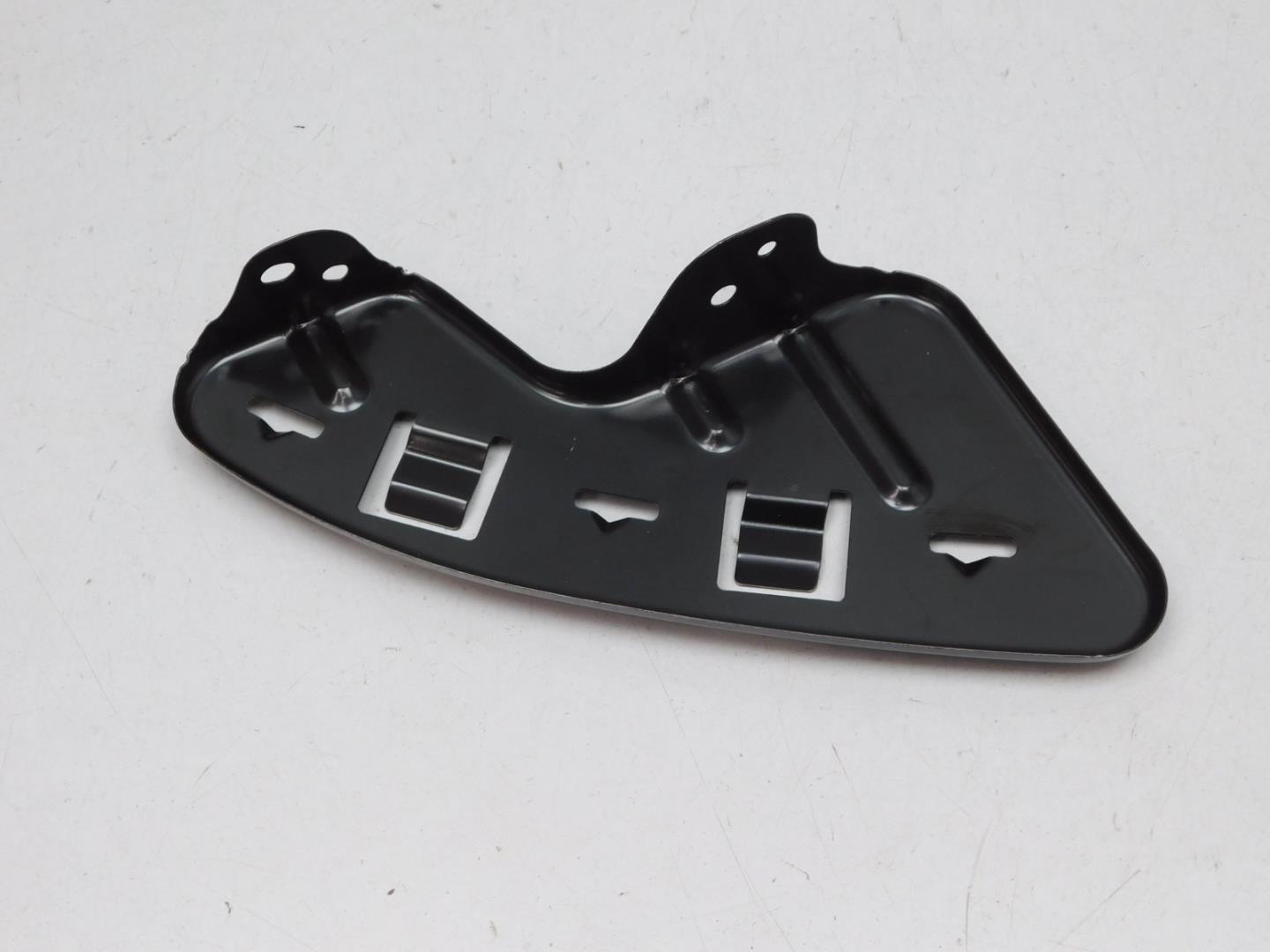 Кронштейн переднего бампера