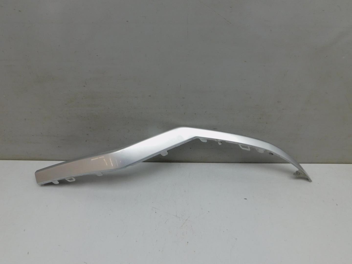 Накладка переднего бампера