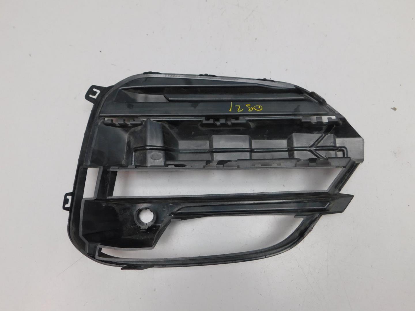 Решетка в бампер левая